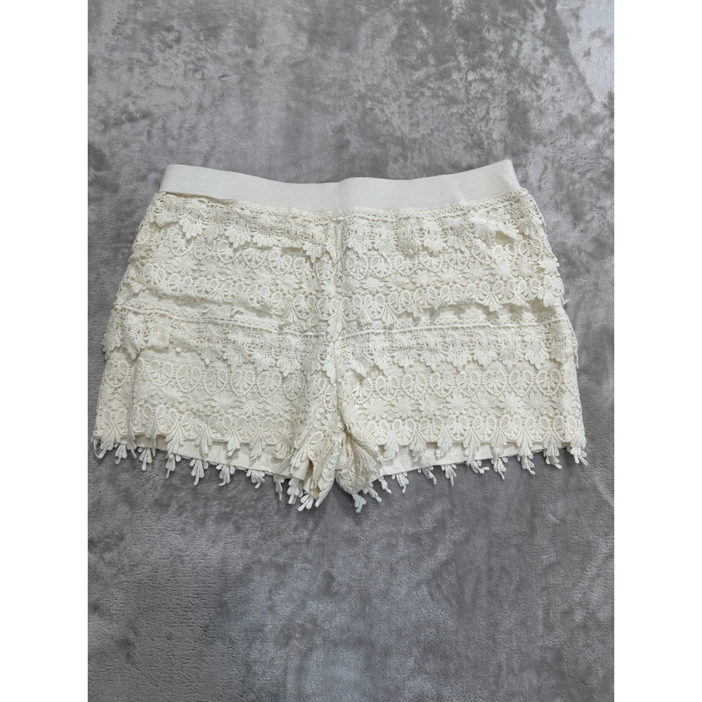 Express NWT Tiered Crochet Lace Shorts Ivory Cream Boho Fringe Festival Medium M